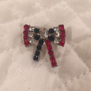 Christmas ribbon pin